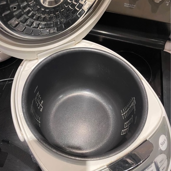 Tiger White Rice Cooker - Picture 2 of 3